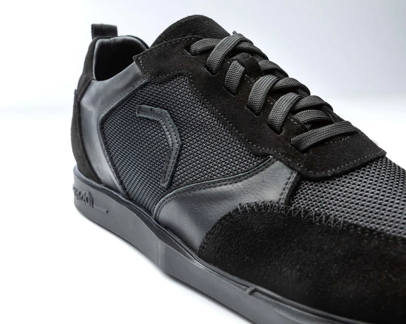 BLACK LEATHER/MESH DARTS SHOE