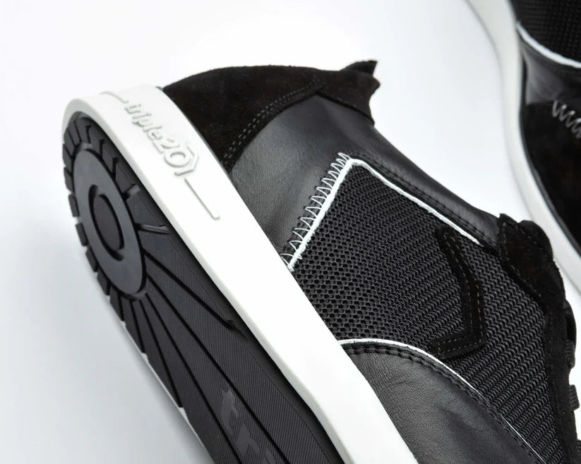 BLACK/WHITE LEATHER/MESH DARTS SHOE