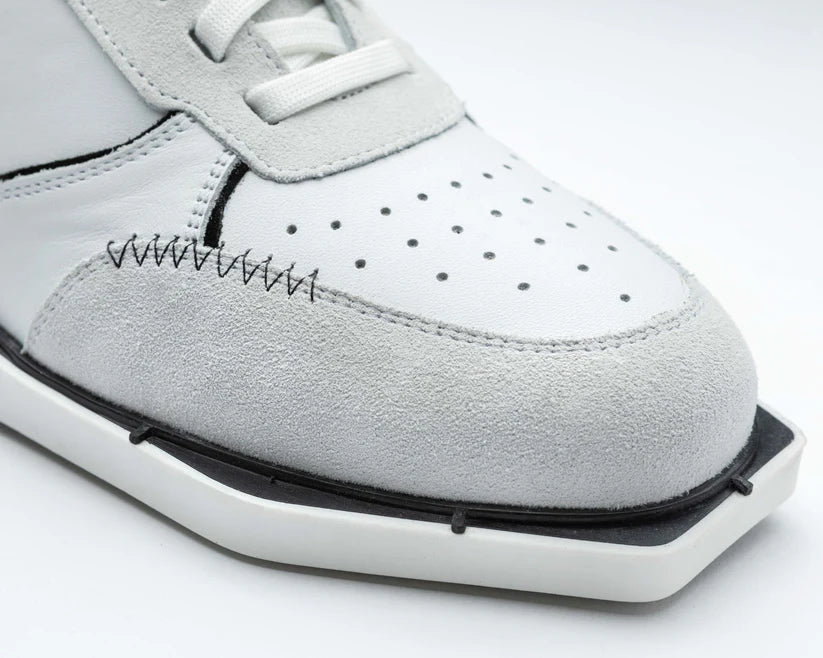 WHITE/BLACK FULL LEATHER DARTS SHOE